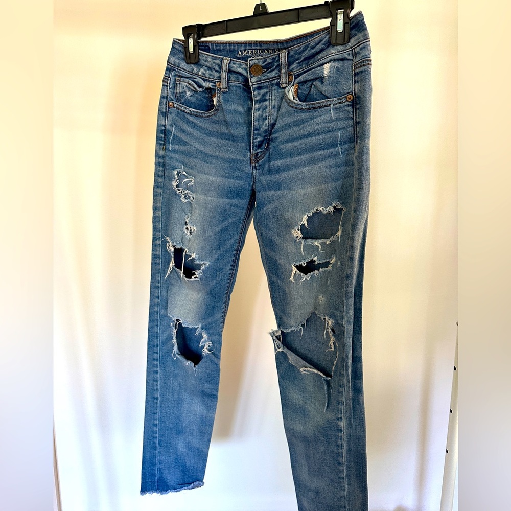 American eagle mid rise ripped jeans